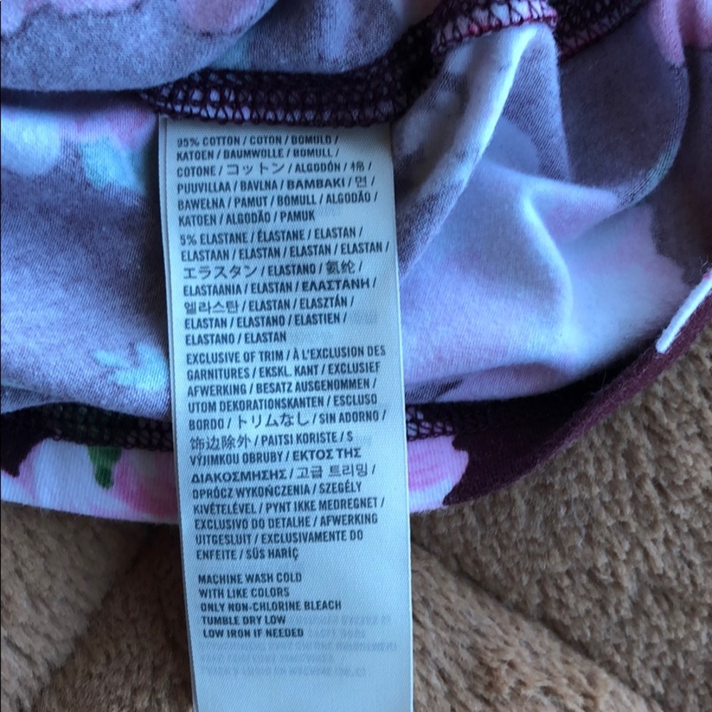 Abercrombie & Fitch burgundy floral tank - Picture 4 of 5